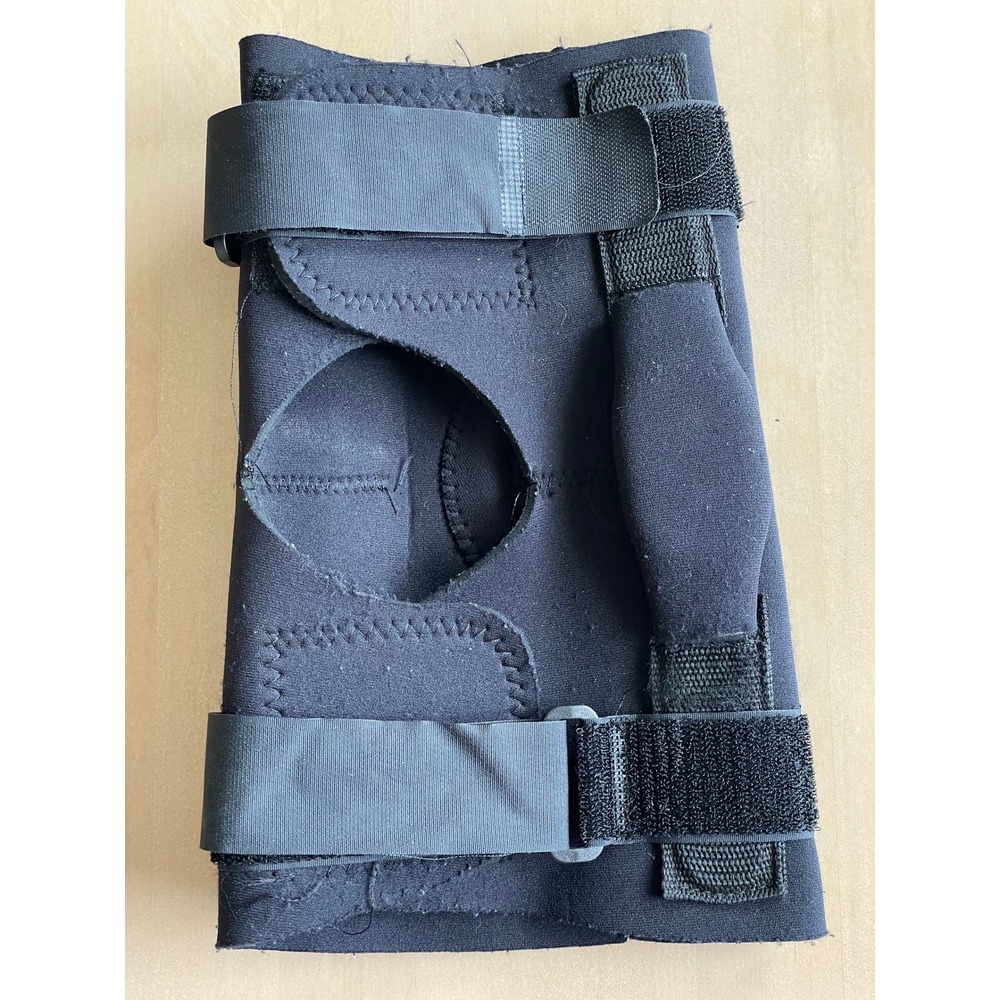 FUTURO Hinged Knee Brace, Adjustable Fits 16" - 22" - Picture 3 of 6